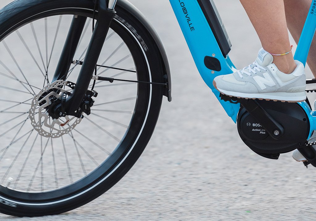 Vorderrad vom E-Bike mit Bremsscheibe